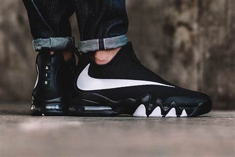 Nike Big Swoosh (Black/White) - Releases