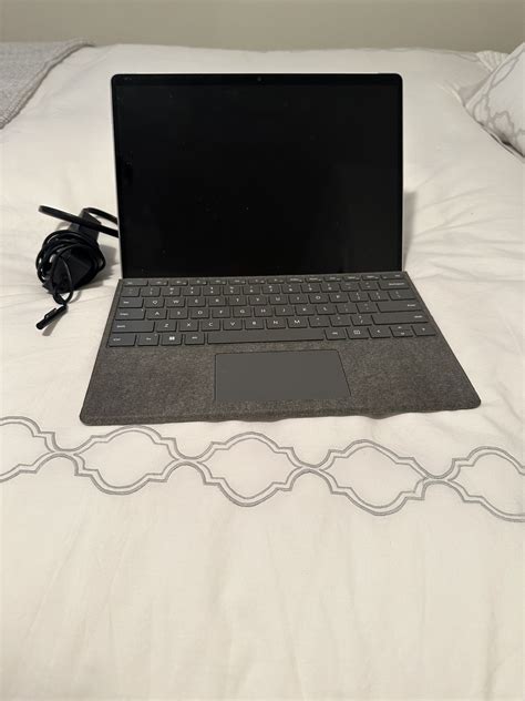 Surface Pro 8 With Keyboard for Sale in Santa Monica, CA - OfferUp