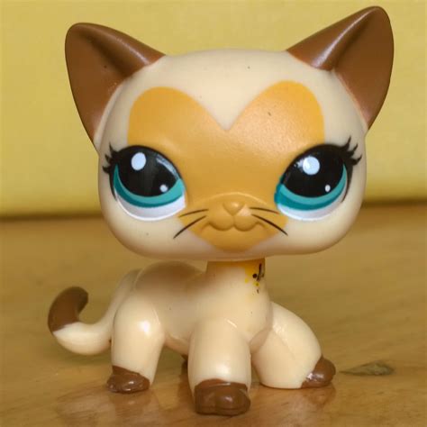 LPS-cat-3573-original-Littlest-Pet-Shop-girls-collection-action-figure-kitty.jpg