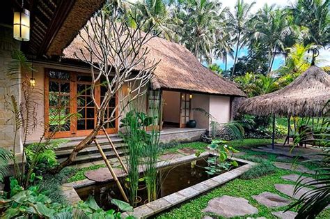 ruma tropis dengan kolam ikan | Desain rumah desa, Rumah tropis, Eksterior rumah