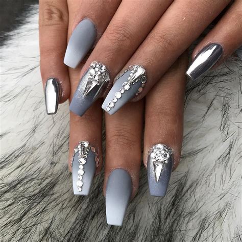 Beauty Advisor on Instagram: “Can't get enough of the diamonds on this sleek silver set 💎⠀ ⠀ 📷 ...