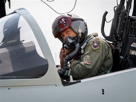 DVIDS - Images - Edwards test pilot makes history as first Air Force pilot to fly T-7A Red Hawk ...