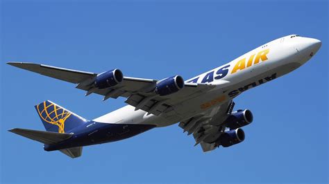 Atlas Air Boeing 747-8 Returns To Miami After Flames Seen From Engine