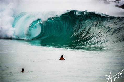 waimea bay shorebreak - Hawaii Pictures