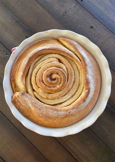 Giant Cinnamon Roll - Recipes For Holidays