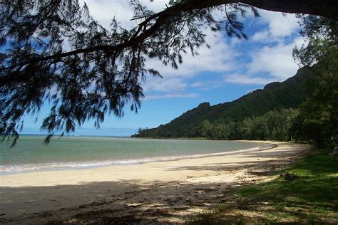 Kaaawa Beach Park - Oahu | Only In Hawaii