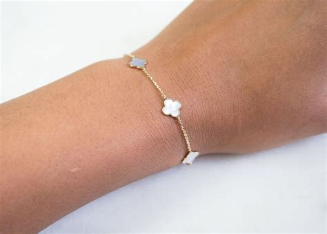 14k Gold Clover Bracelet Mother of Pearl Clover Bracelet 14k - Etsy | Bracelet stack, Geometric ...