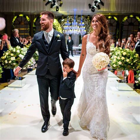 Lionel Messi and Antonela Rocuzzo's Wedding | Lionel messi, Messi, Joueur de football