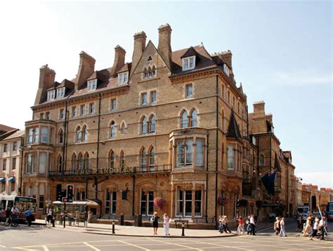 A Romantic Travel Guide to Oxford