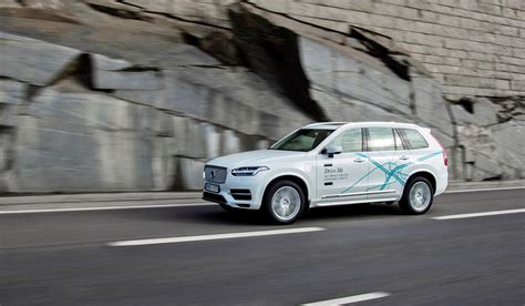 Volvo will test self-driving cars on the public next year | Engadget