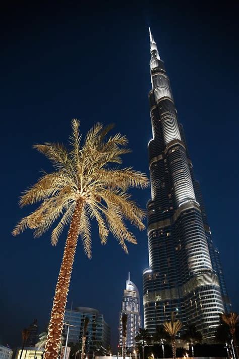 Night View of Burj Khalifa in Dubai, UAE Editorial Stock Photo - Image of burj, emirates: 133558883