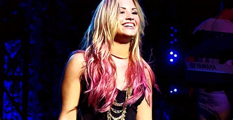 her smile omg ♥ | Demi lovato blonde hair, Lovato, Demi lovato