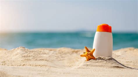 132,700+ Sunscreen Beach Stock Photos, Pictures & Royalty-Free Images ...