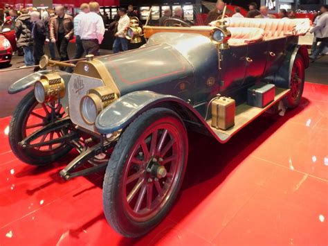 Gebaut vor 100 Jahren: Ein Alfa Romeo 24 HP von 1910 auf dem Genfer ...