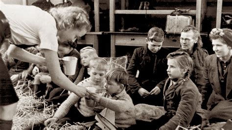 Post-World War II Germany | Integration of Refugees & Displaced People | Britannica