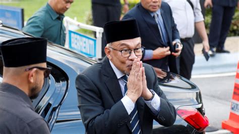 Malaysia’s longtime opposition leader Anwar sworn in as PM