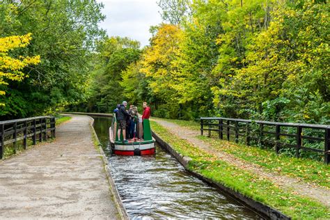 Visiting the Pontcysyllte Aqueduct on the Llangollen Canal in Wales