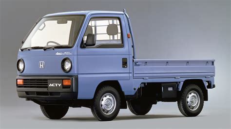 Honda Has Been Quietly Making Old Kei Truck Parts for Years