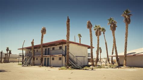 Fujifilm "X" Series & Leica : Abandoned Motel in the Mojave Desert ...