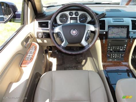 2009 Cadillac Escalade AWD Cocoa/Cashmere Dashboard Photo #49088523 | GTCarLot.com