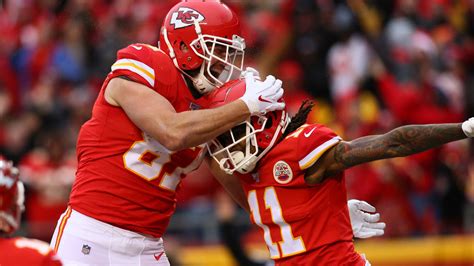 Chiefs Defeat Chargers, 31-21, in Regular-Season Finale