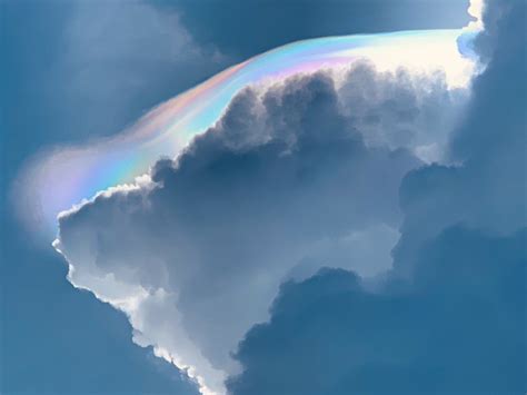 Rainbow cloud spotted over Campeche, Mexico in pictures - Strange Sounds