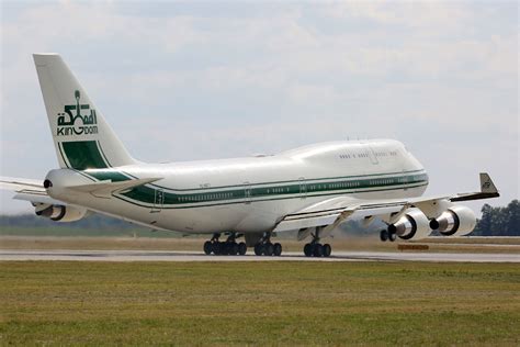 Saudi Arabian Private Boeing 747 Flies Neymar From Europe