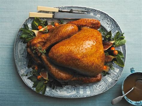 Easiest-Ever Roast Turkey And Gravy Recipe - Chatelaine