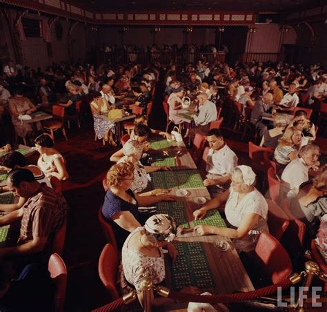 Vintage color photographs show the early days of Las Vegas' nightlife ...