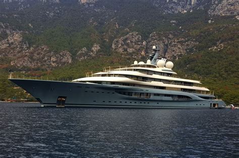 Amazon founder Bezos’ luxury yacht is on Turkey’s Aegean coast | Daily Sabah