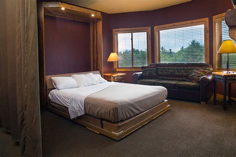 3 Bedroom Deluxe | Glacier Canyon Lodge Wisconsin Dells