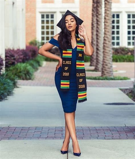 35 Gorgeous College Graduation Outfits for Women Ideas | Graduation outfit college, Graduation ...