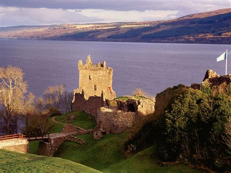 Urquhart Castle Loch Ness Scotland picture, Urquhart Castle Loch Ness Scotland photo, Urquhart ...