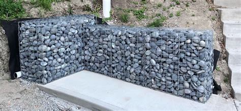 River Rock Gabion Walls - Retaining Walls with Beach Pebbles