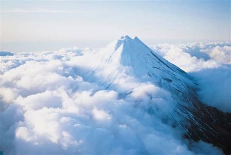 Why Do Clouds Often Form Above Mountain Peaks? | Earth Eclipse