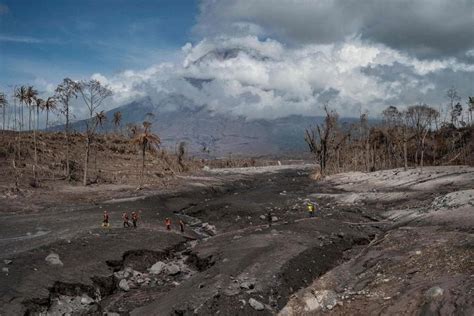 'I'm scared': Traumatised survivors of Indonesia's volcano eruption ...