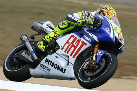 Brno MotoGP: Rossi wins, Lorenzo crashes out | MCN