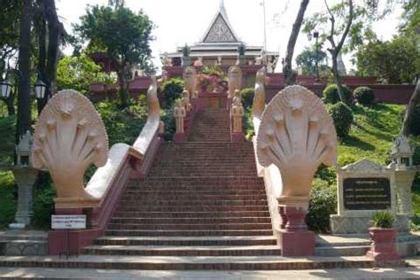 Wat Phnom, Phnom Penh - Tickets & Eintrittskarten | GetYourGuide