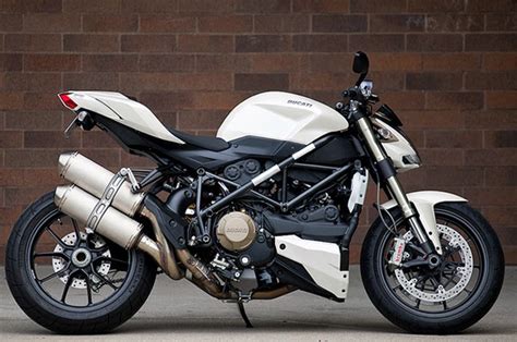 Ducati Streetfighter 1098 Review | StreetFighter Motorcycles