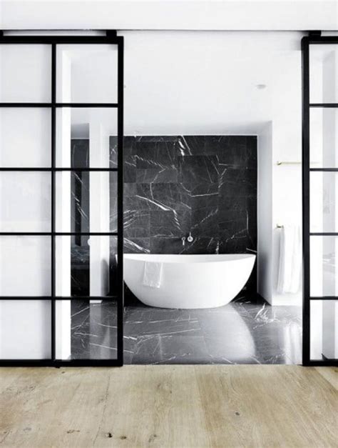 La porte coulissante en verre - gain d'espace et esthétique moderne | Bathroom design, Black ...