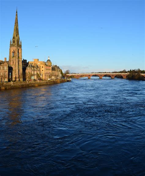 Tour Scotland Photographs: Tour Scotland Video Photographs River Tay ...