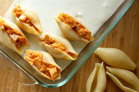 Buffalo Chicken-Stuffed Pasta Shells Recipe | The Hungry Hutch