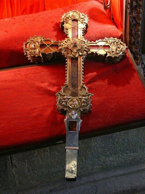 The true cross of Christ. | Santo toribio, Relic, Jesus on the cross