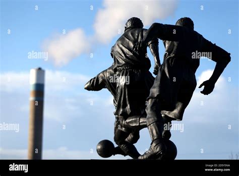 The Sir Stanley Matthews statue outside the bet365 Stadium Stock Photo ...