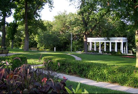 Mount Vernon Gardens | Omaha, NE 68107