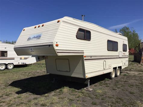 1989 OKANAGAN 25 FT. 5TH WHEEL TRAVEL TRAILER