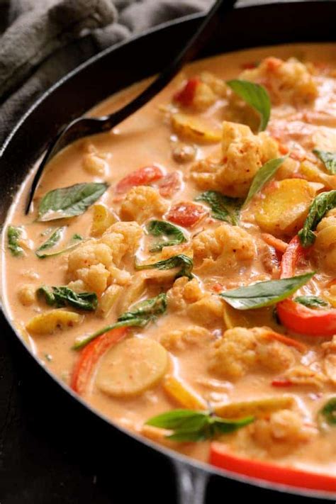 Vegan Thai Red Curry with Cauliflower and Potatoes