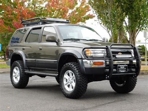 1998 Toyota 4Runner Limited / 4X4 / V6 3.4L / LIFTED / LOW MILES