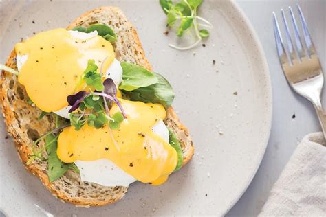 Poached Eggs with Lemon Hollandaise Sauce - FODMAP Everyday