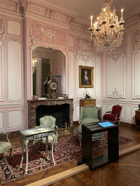 Carnavalet Museum – learn about the history of Paris for free!